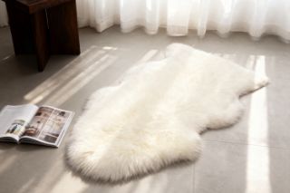 Picture of 388-001 Natural Long Wool Sheepskin Rug - (85x60cm)